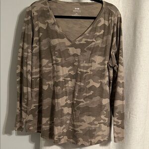 EVRI V-Neck Camouflage Top
